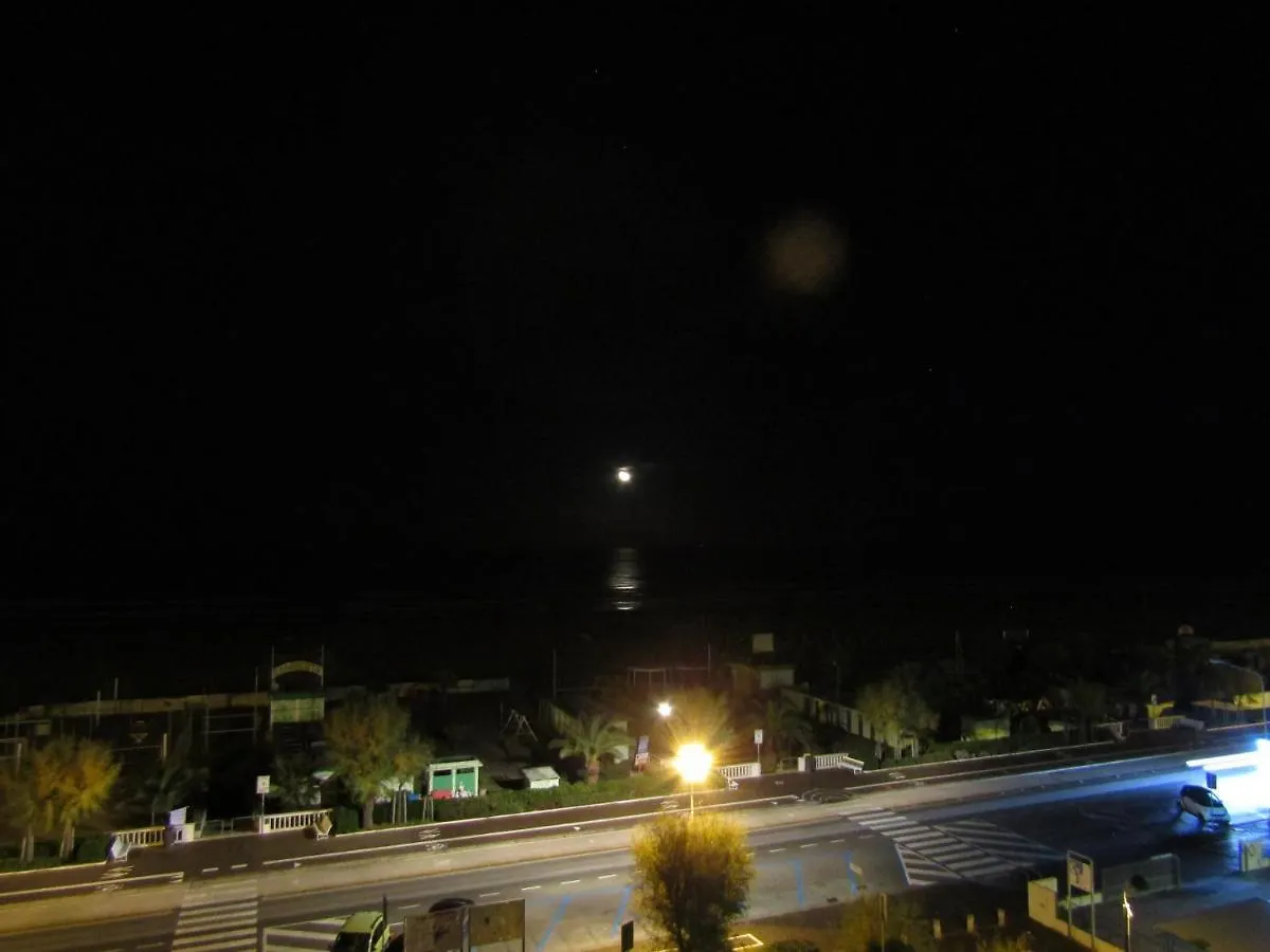 Apartment Your Home On The Beach Rimini